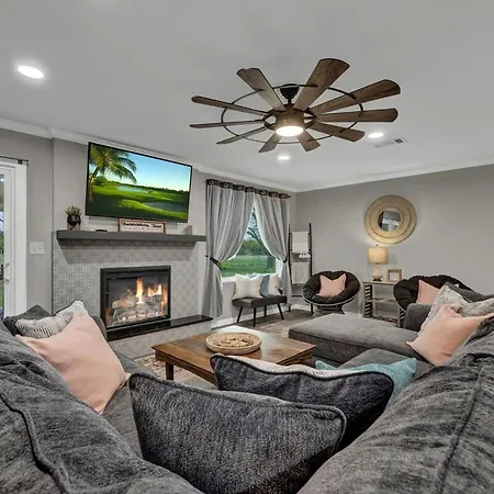 David Earl'S Shack - Hot Tub Fire Pit & Sleeps 8 Vila